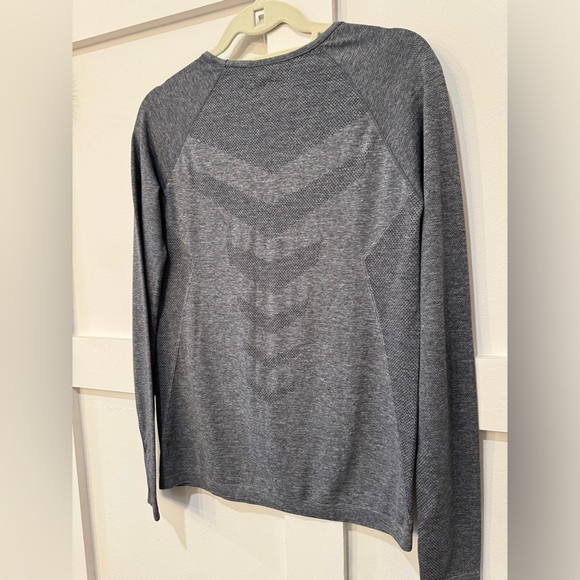 Old Navy Active performance top, size Med - Picture 3 of 5